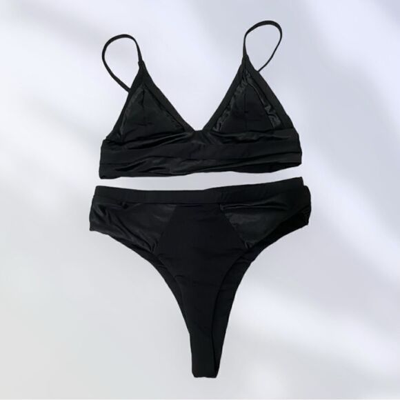 Beach Bunny Bikini Set Brazilian Cut Bottoms Triangle Top Black Size Medium - Picture 4 of 15